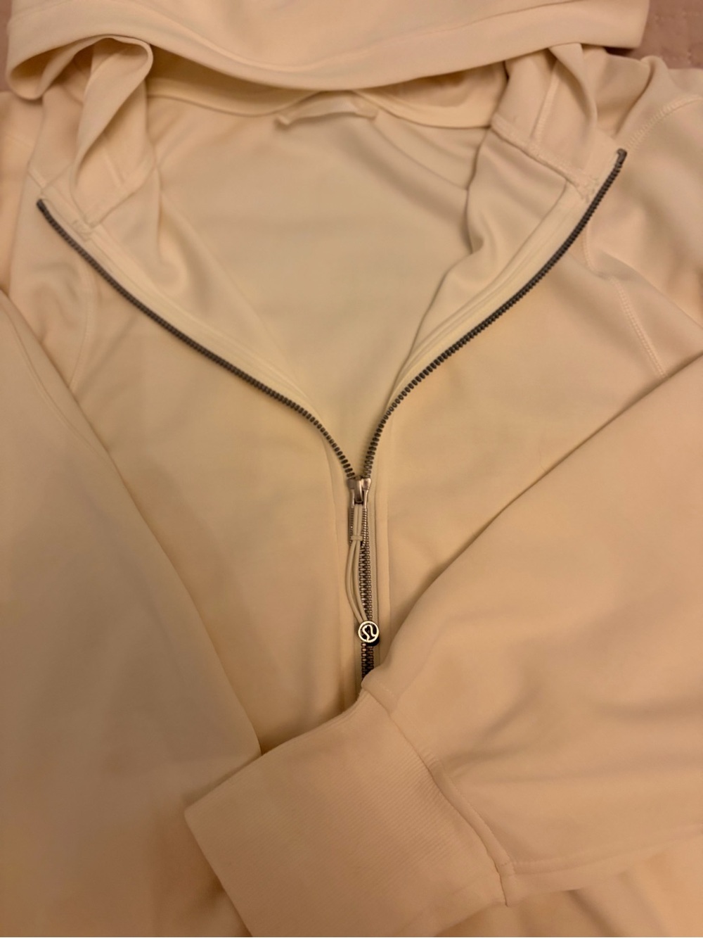 NWOT Lululemon softstreme sweatshirt - Picture 2 of 4